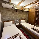 Ahmetaj Hotel 3*