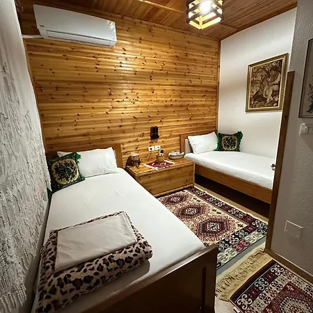 מלון Ahmetaj Gjirokastër