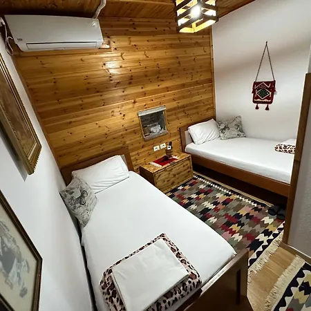 Ahmetaj Hotel 3*