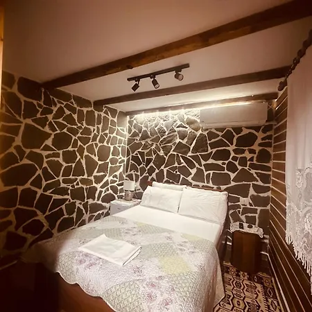Hotel Ahmetaj 3*